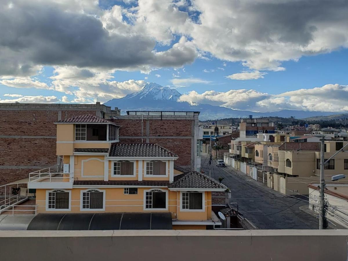 Illari Hotel Riobamba Extérieur photo