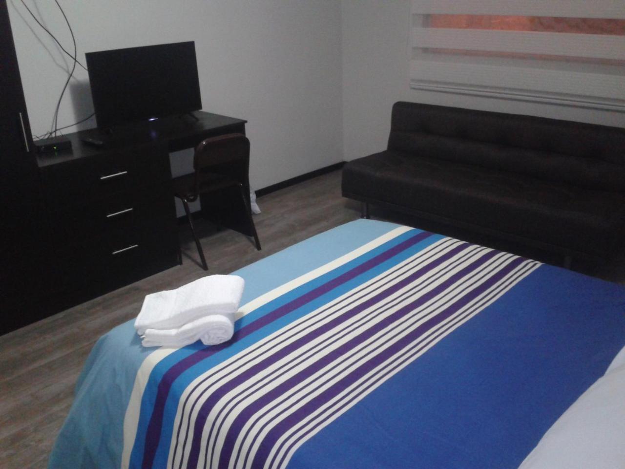 Illari Hotel Riobamba Extérieur photo
